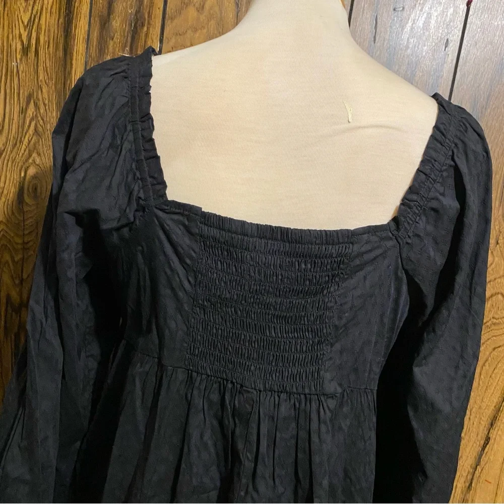 Universal Thread Black Balloon Long Sleeve Shift Dress - Picture 9 of 10